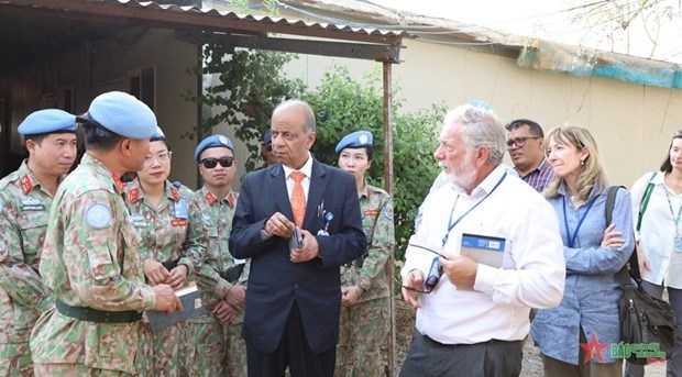 un under-secretary-general visits vietnam s engineering unit in abyei picture 1
