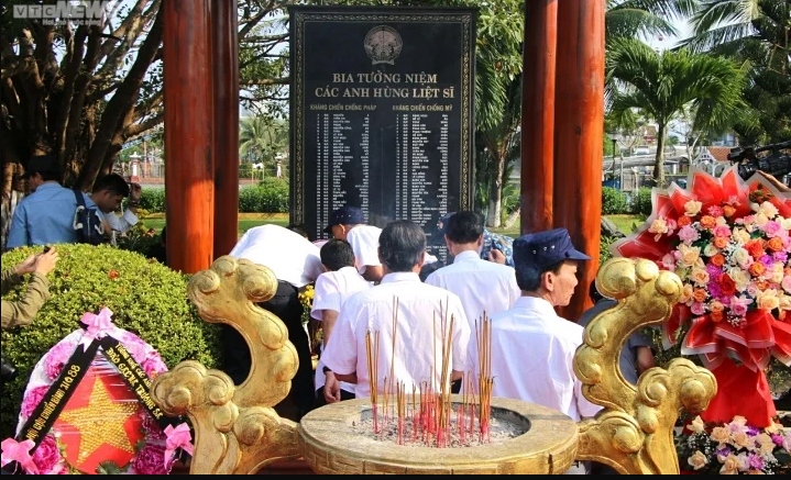 incense offered to commemorate 64 johnson reef battle martyrs picture 7