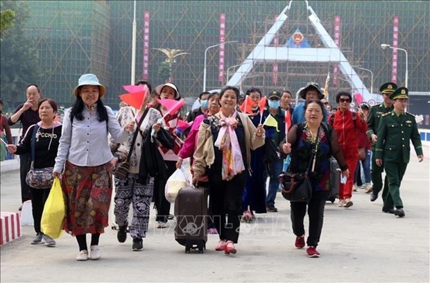 lao cai province welcomes first chinese tourists after three years picture 1