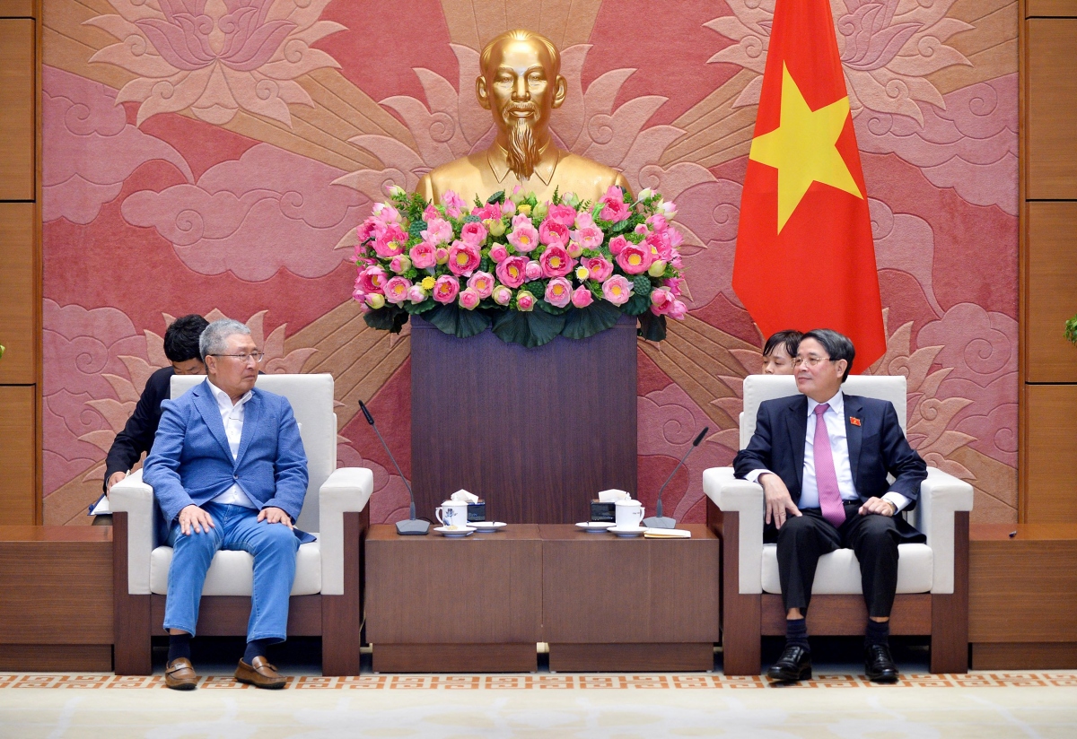 senior legislator delighted at vietnam-rok relations picture 1