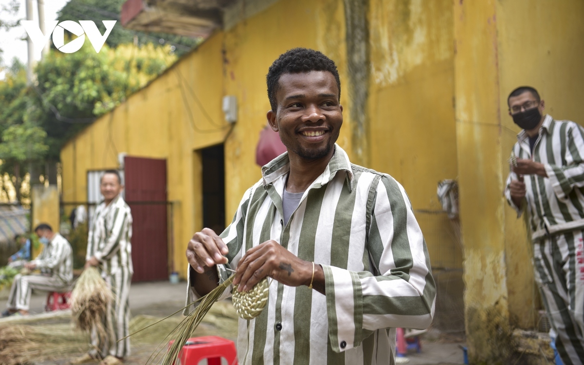 insight into life of foreign inmates in Vietnamese prison picture 11