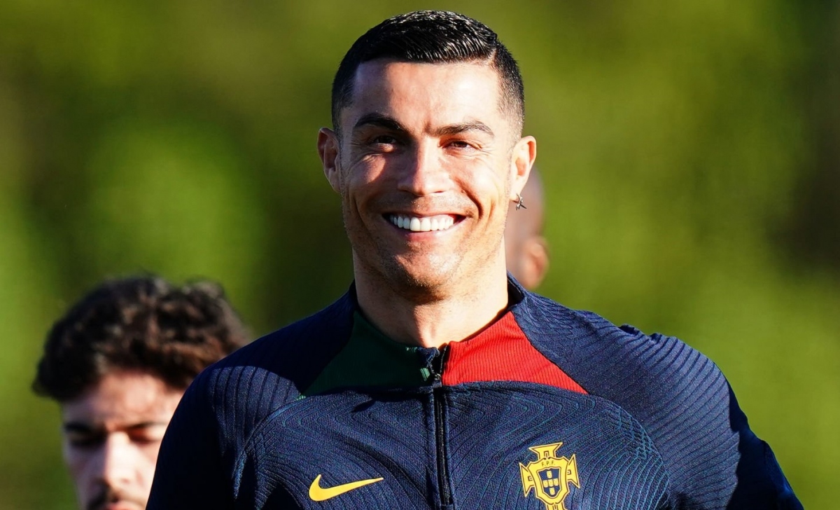 ronaldo tiet lo ly do van gan bo cung Dt bo Dao nha hinh anh 1