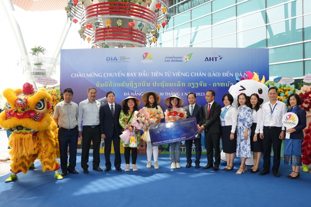 vientiane-da nang direct air route launched picture 1