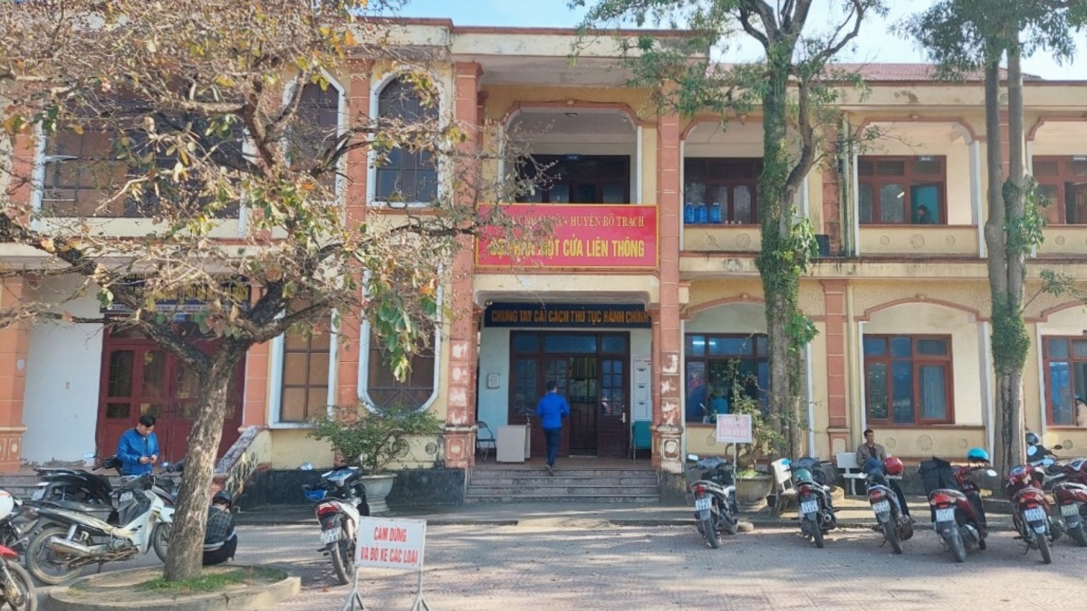 quảng bình miễn nhiệm giám đốc văn phòng Đăng ký đất đai huyện bố trạch hình ảnh 1 quang binh mien nhiem giam doc van phong Dang ky dat dai huyen bo trach hinh anh 1
