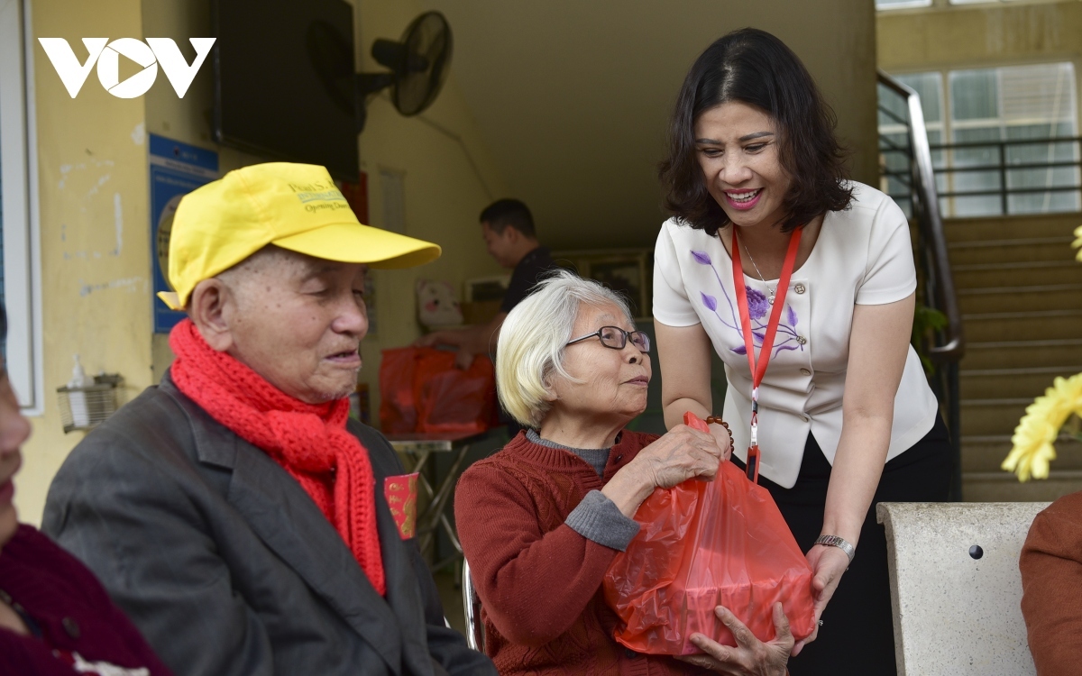 a special day for the elderly at hanoi care centre picture 11