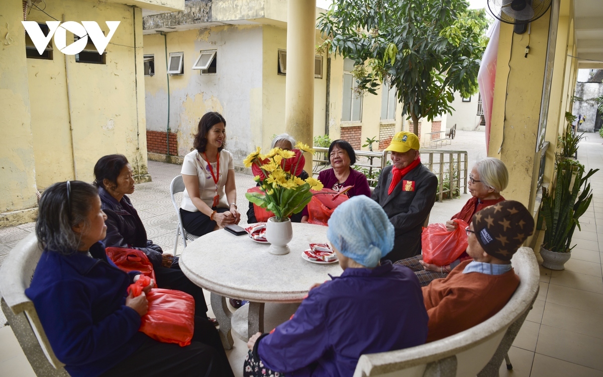 a special day for the elderly at hanoi care centre picture 12