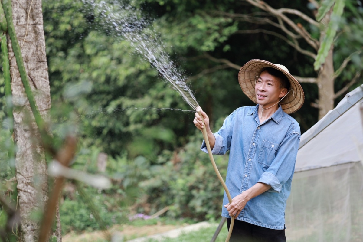 Cuộc sống sau ánh hào quang của NSƯT Việt Hoàn