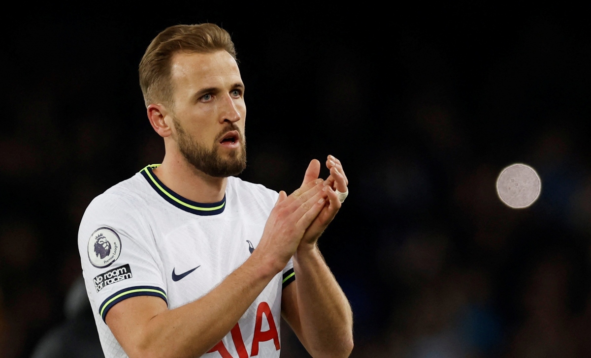 harry kane lan lon tren san khi bi cau thu everton cao vao mat hinh anh 12