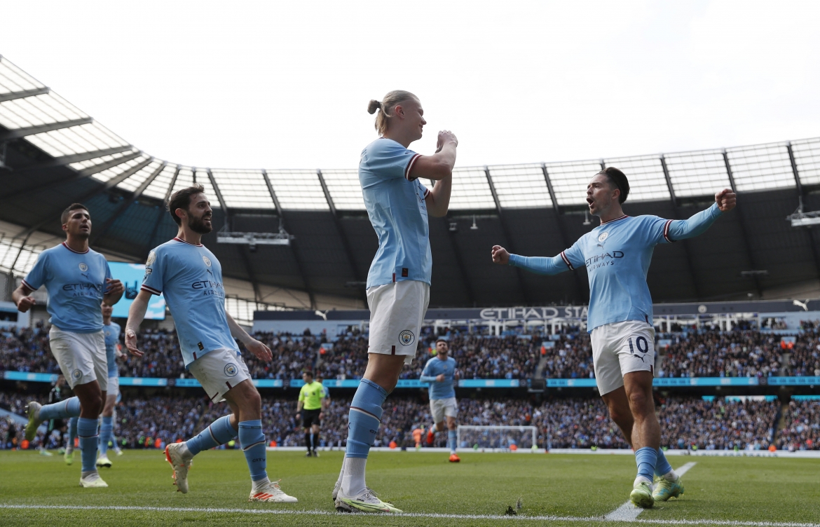 ket qua vong 31 ngoai hang anh thang de leicester, man city ap sat arsenal hinh anh 10