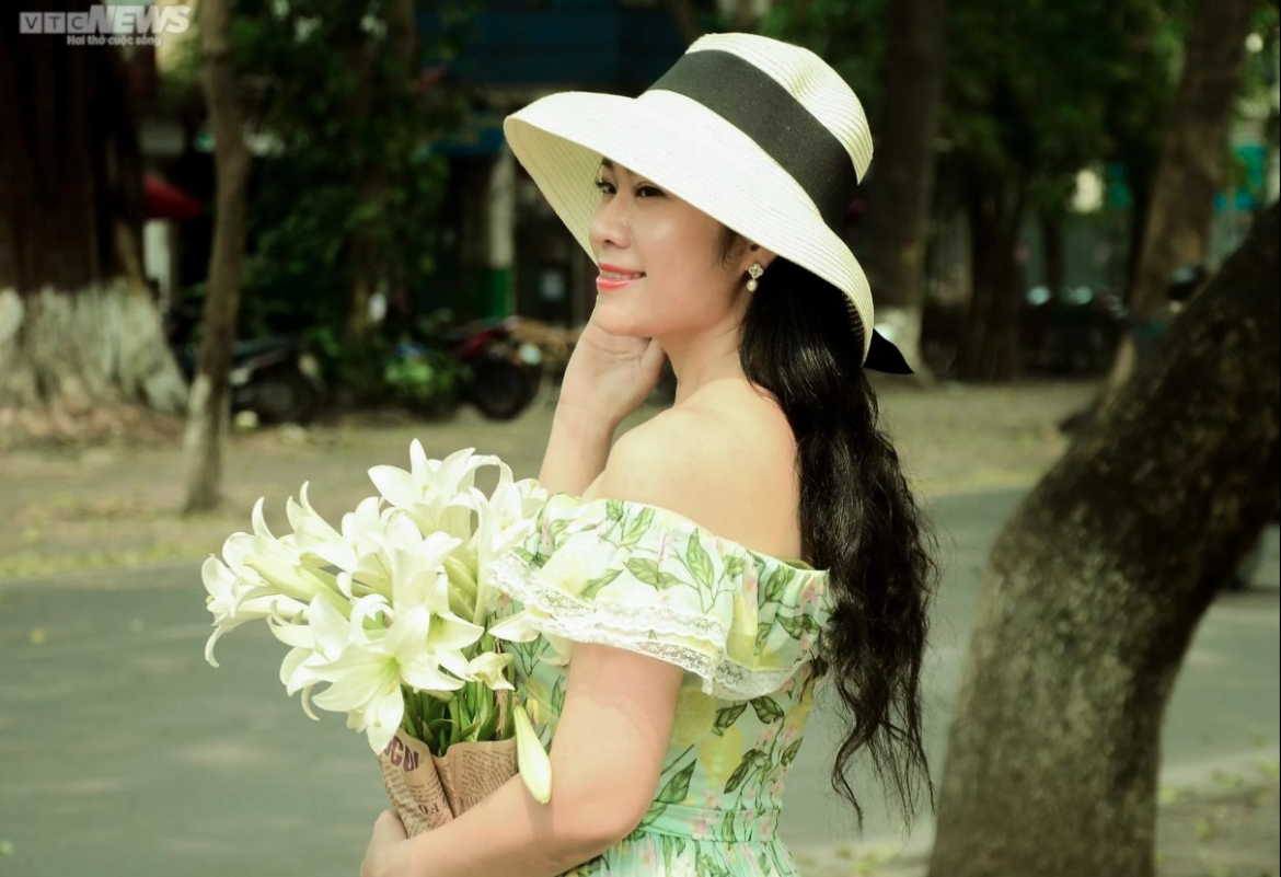 ngam con duong lang man nhat ha noi ruc vang mua sau thay la hinh anh 6