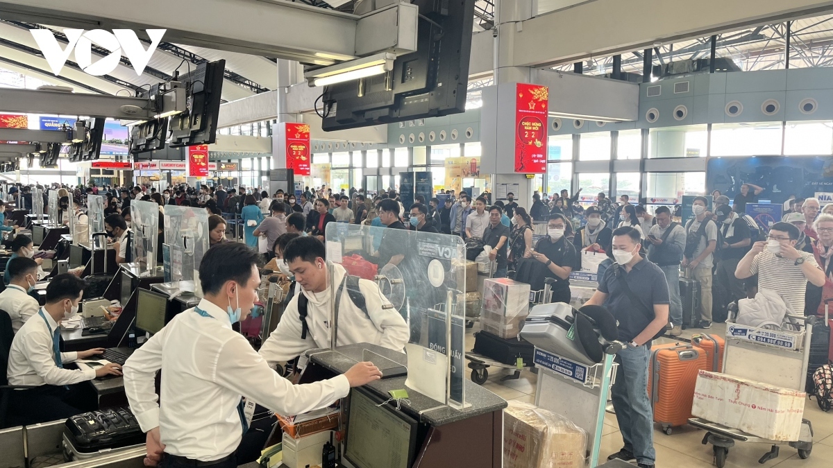 noi bai airport expected to see record passenger traffic during five-day holiday picture 1
