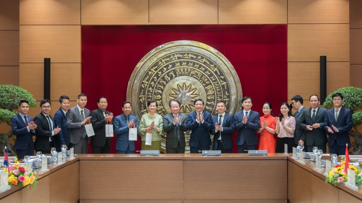 vietnamese na holds talks with cambodian senate picture 1