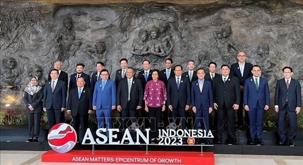 vietnam attends meetings of asean finance ministers, central bank governors in indonesia picture 1