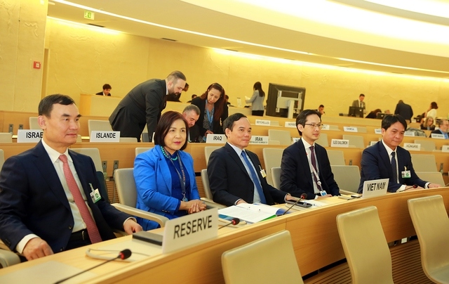 vietnam makes active contributions to un human rights council session picture 1