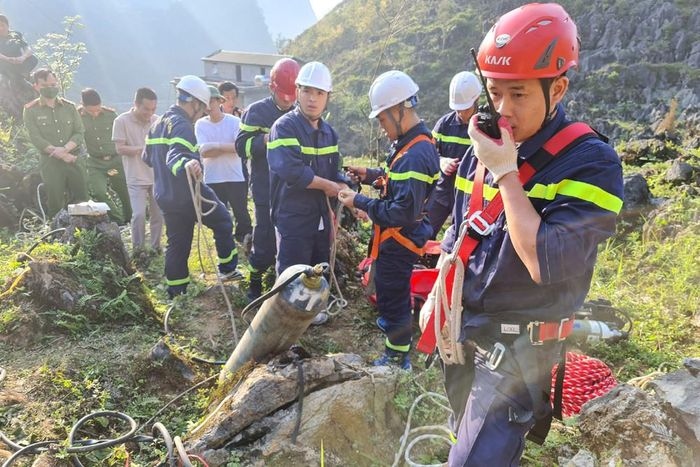 Hành trình cứu nạn nhân rơi hố sâu 56m ở Mã Pì Lèng sau 10 giờ mắc kẹt