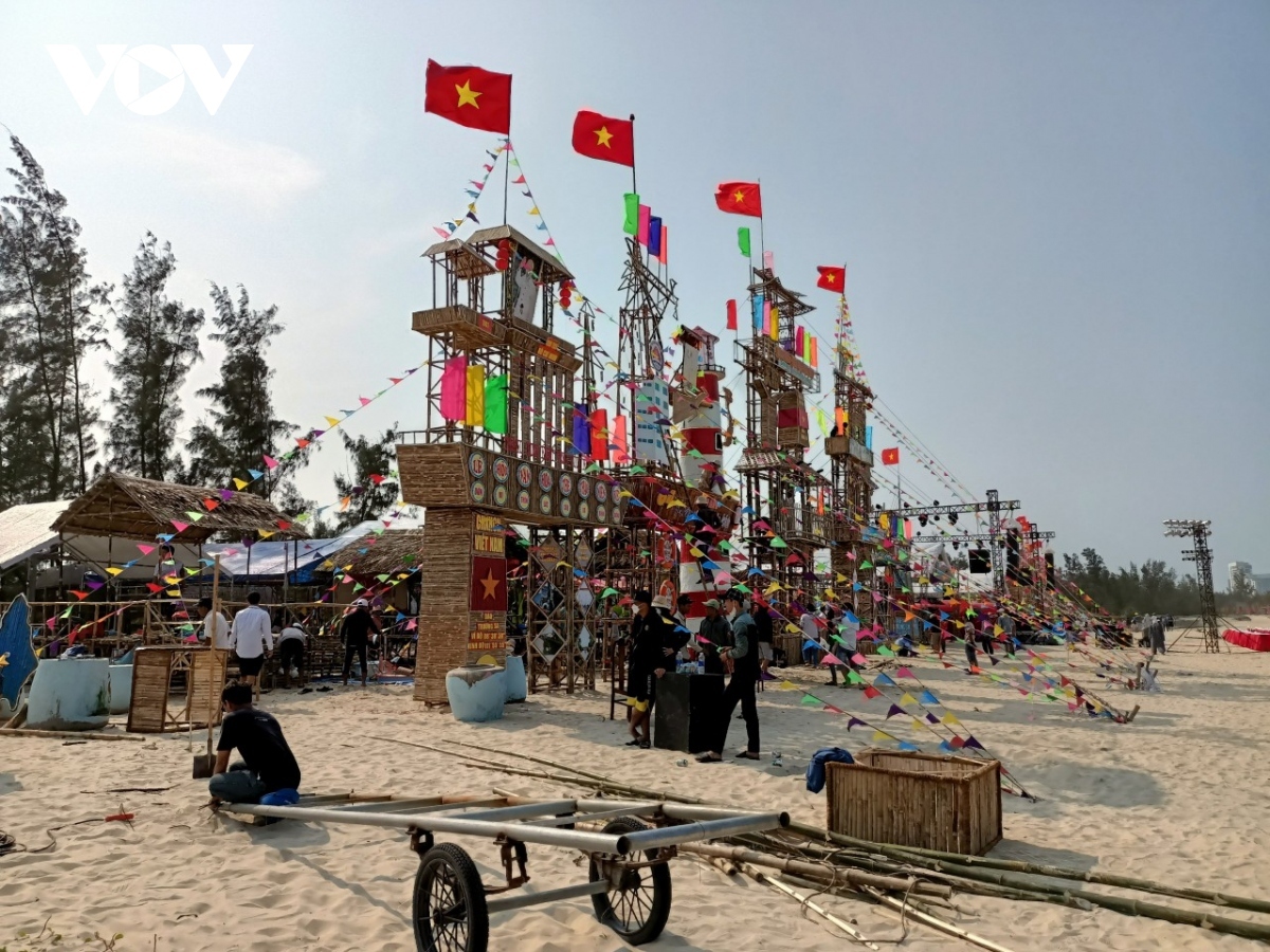 first hot-air balloon festival held in quang nam province picture 5