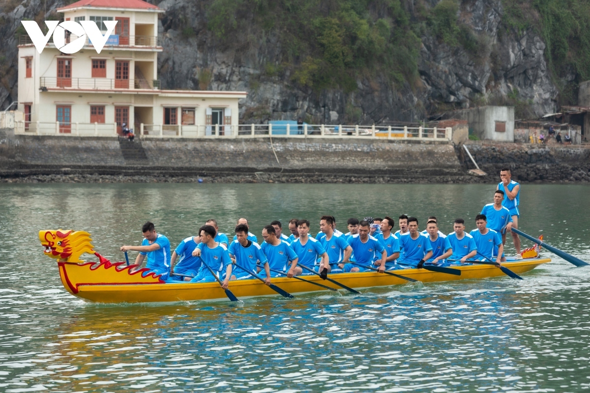 dragon boat racing on cat ba island excites crowds picture 7