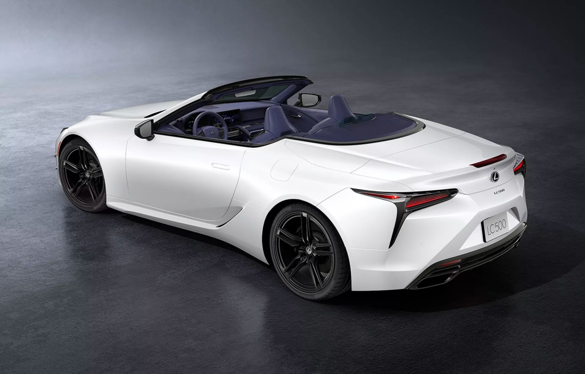 Lexus LC500 độ Liberty Walk hạ gầm ôm sát mặt đất