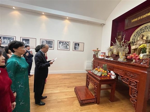 embassy in france marks hung kings commemoration day picture 1