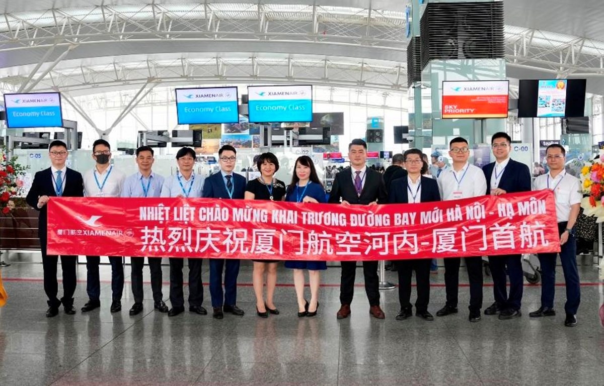 another chinese airline launches regular air route to hanoi picture 1