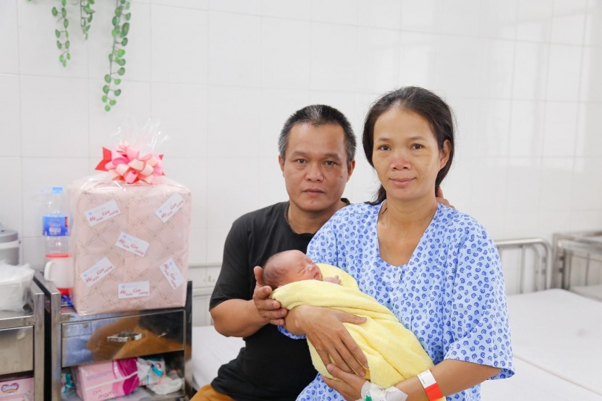 TP.HCM: Cứu sống kịp thời mẹ và con thai phụ vỡ tử cung trong đêm