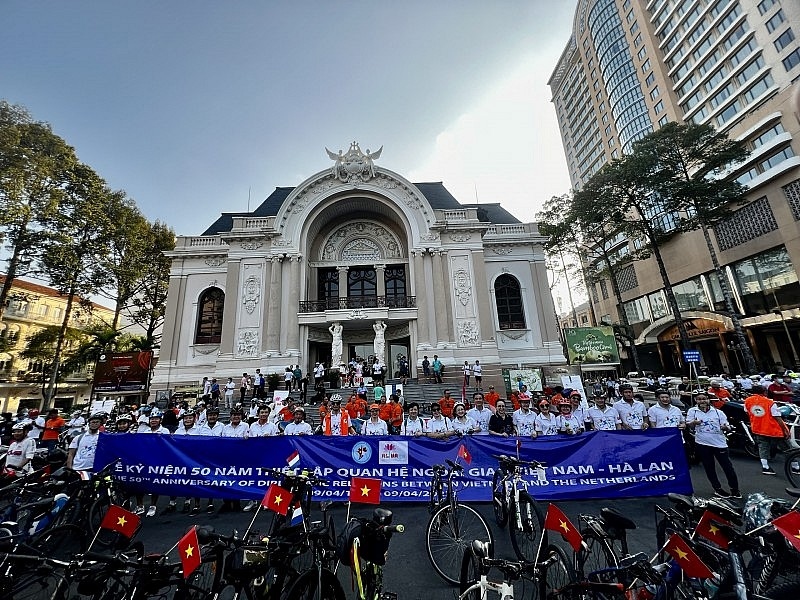 hcm city cycling tourney marks 50 years of vietnam-netherlands diplomacy picture 1