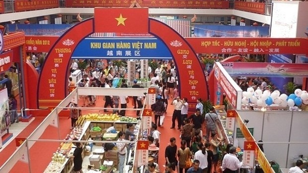 vietnam attends 3rd china international consumer products expo picture 1