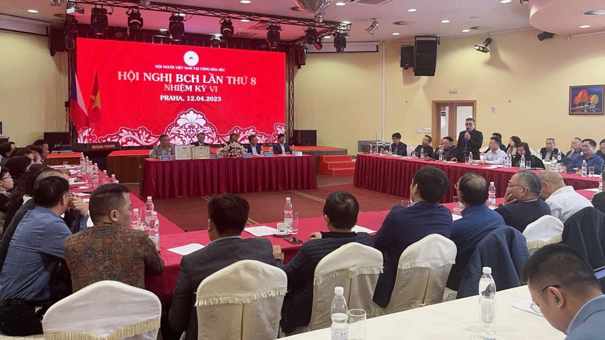 hội nghị ban chấp hành hội người việt nam tại ch séc hình ảnh 1 hoi nghi ban chap hanh hoi nguoi viet nam tai ch sec hinh anh 1