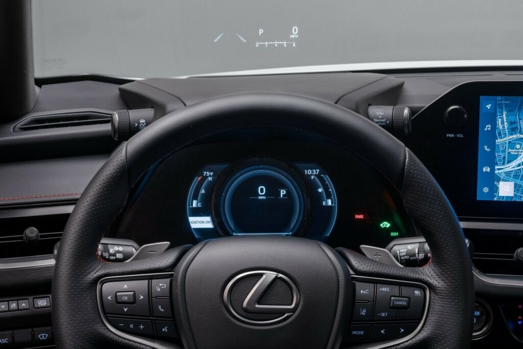 Khám phá nội thất mẫu xe Lexus UX 250h đời 2024.