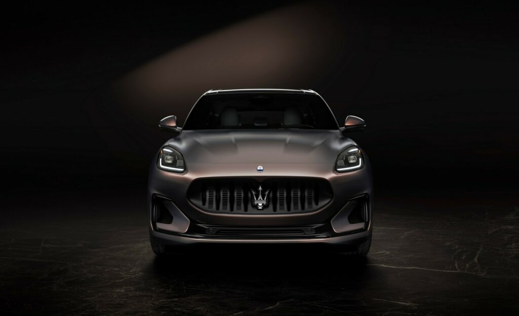 Khám phá Maserati Grecale Folgore - một chiếc crossover điện của Ý.