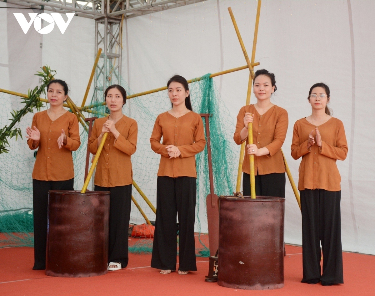 phu tho festival honouring unesco intangible cultural heritage excites crowds picture 8