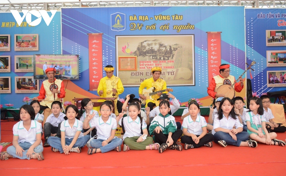 phu tho festival honouring unesco intangible cultural heritage excites crowds picture 9