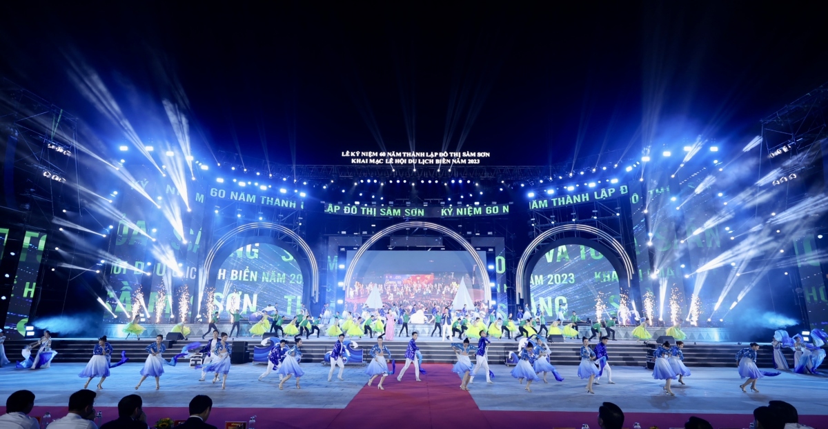 Tưng bừng khai mạc lễ hội du lịch biển Sầm Sơn năm 2023