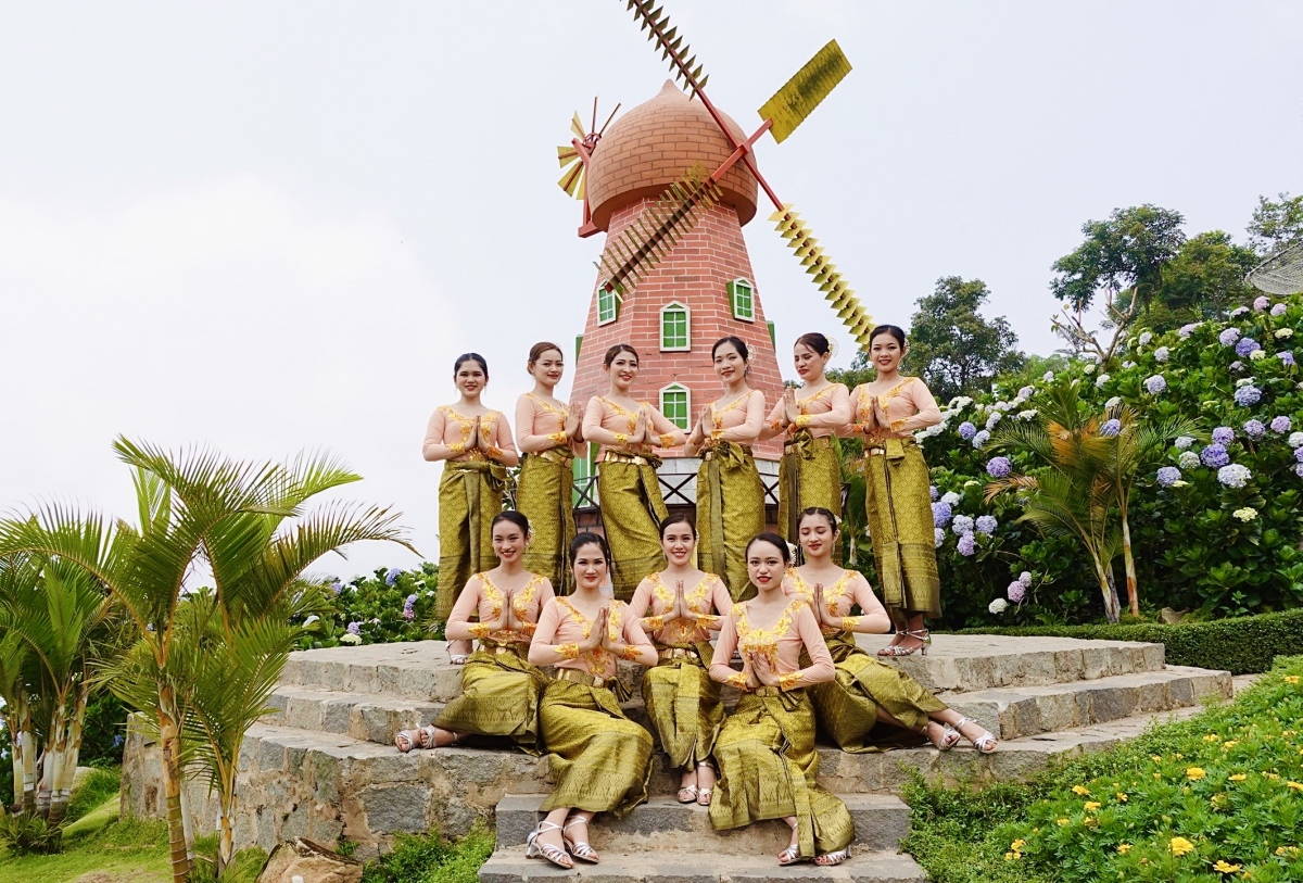 trai nghiem hap dan dip nghi le 30 4 len nui ba Den nghe don ca tai tu hinh anh 3