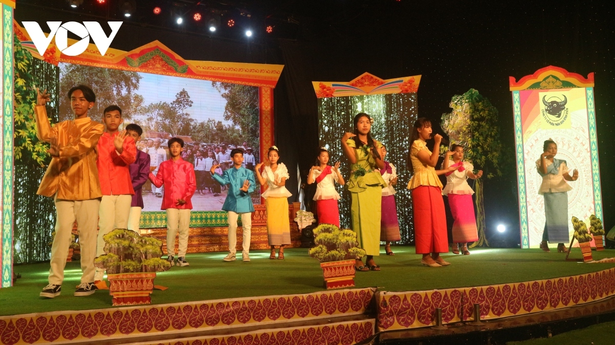khmer people in southern region joyfully mark chol chnam thmay festival picture 9