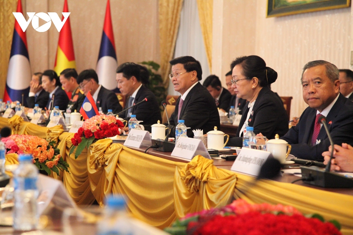 president thuong announces gift worth us 1 million to laos picture 3