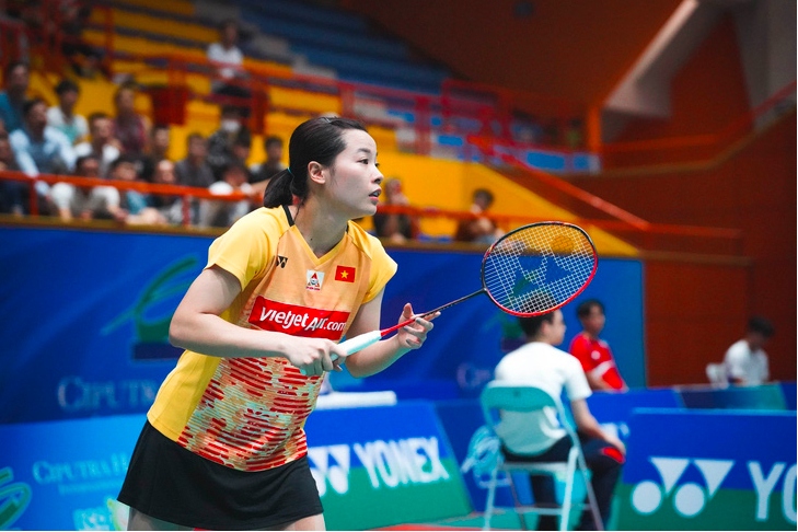 thuy linh bows out of badminton asian championship picture 1
