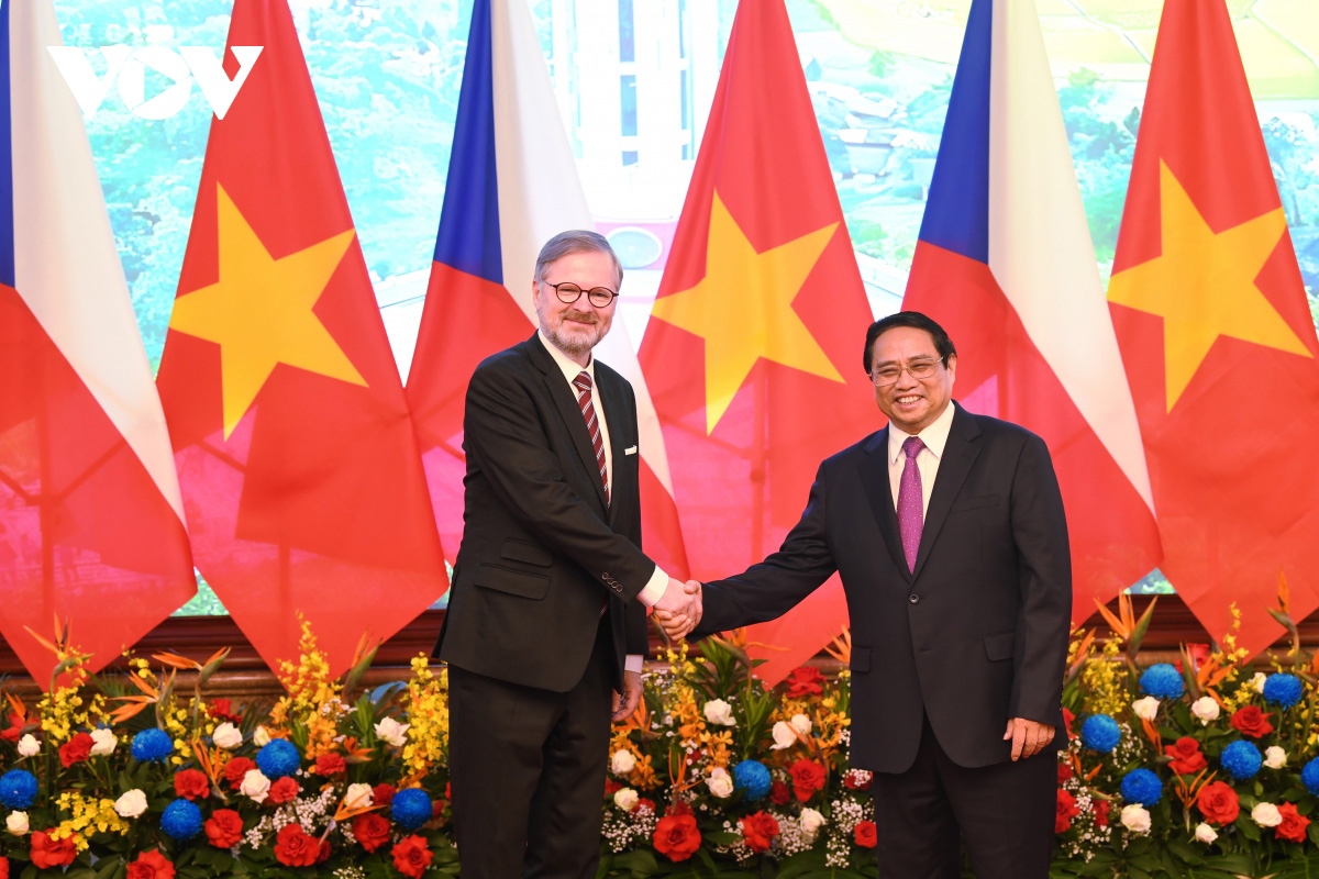 czech pm petr fiala warmly welcomed in hanoi on official visit picture 5