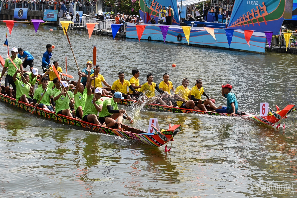 ho chi minh city hosts first khmer boat race festival picture 5