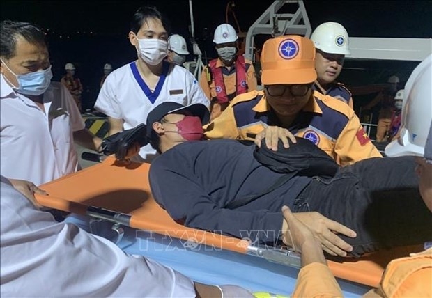 sick philippine sailor brought ashore for treatment in khanh hoa picture 1