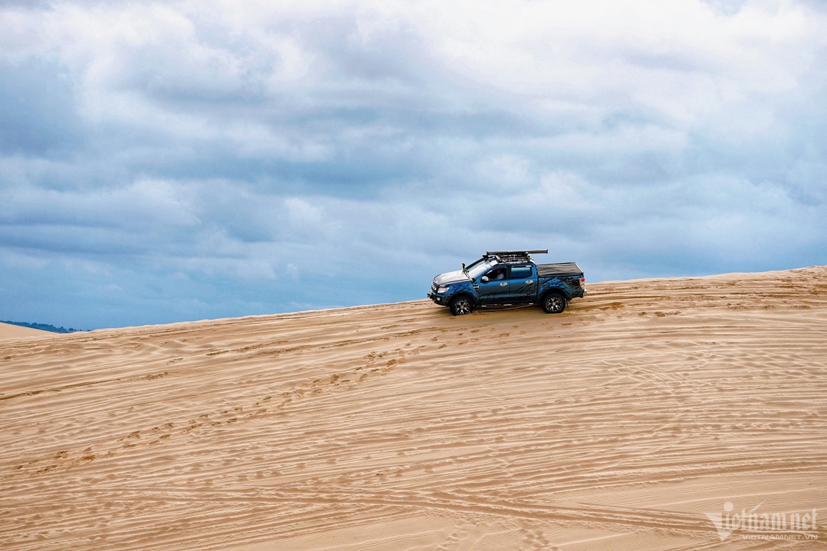 picturesque giant sand dunes across vietnam picture 3