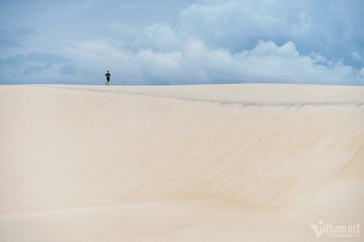 picturesque giant sand dunes across vietnam picture 6
