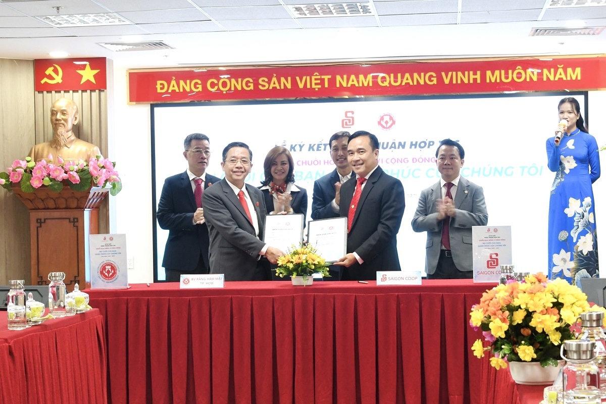 saigon co.op ho tro phau thuat ham mat mien phi cho benh nhi viet nam hinh anh 3