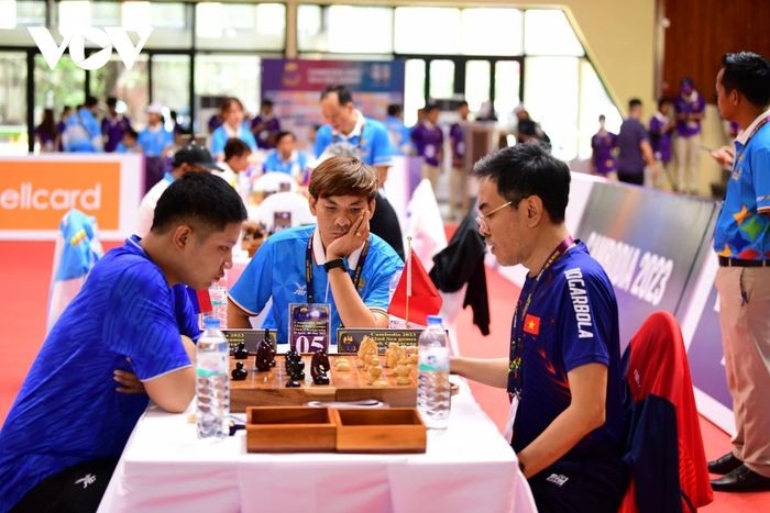 vietnamese players begin ouk chaktrang competition at sea games 32 picture 1