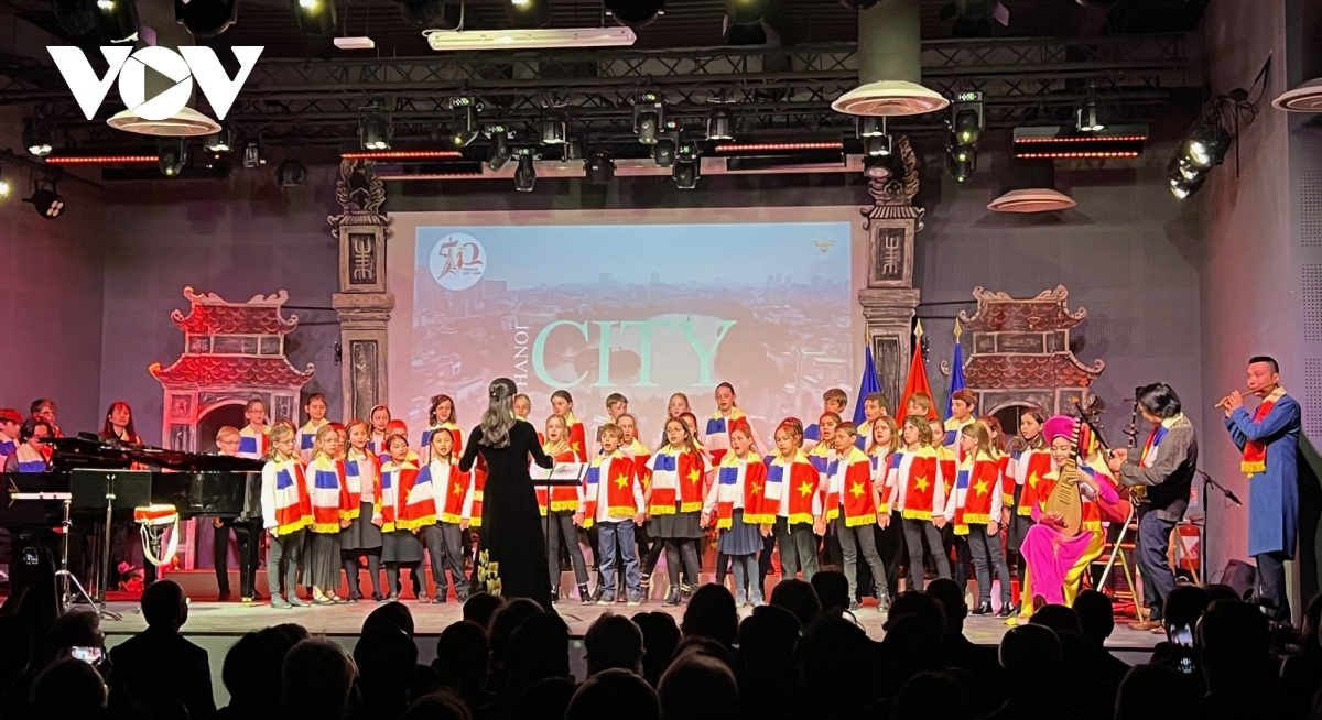 vietnam and france celebrate 50 years of diplomacy in paris picture 1 vietnam and france celebrate 50 years of diplomacy in paris picture 1