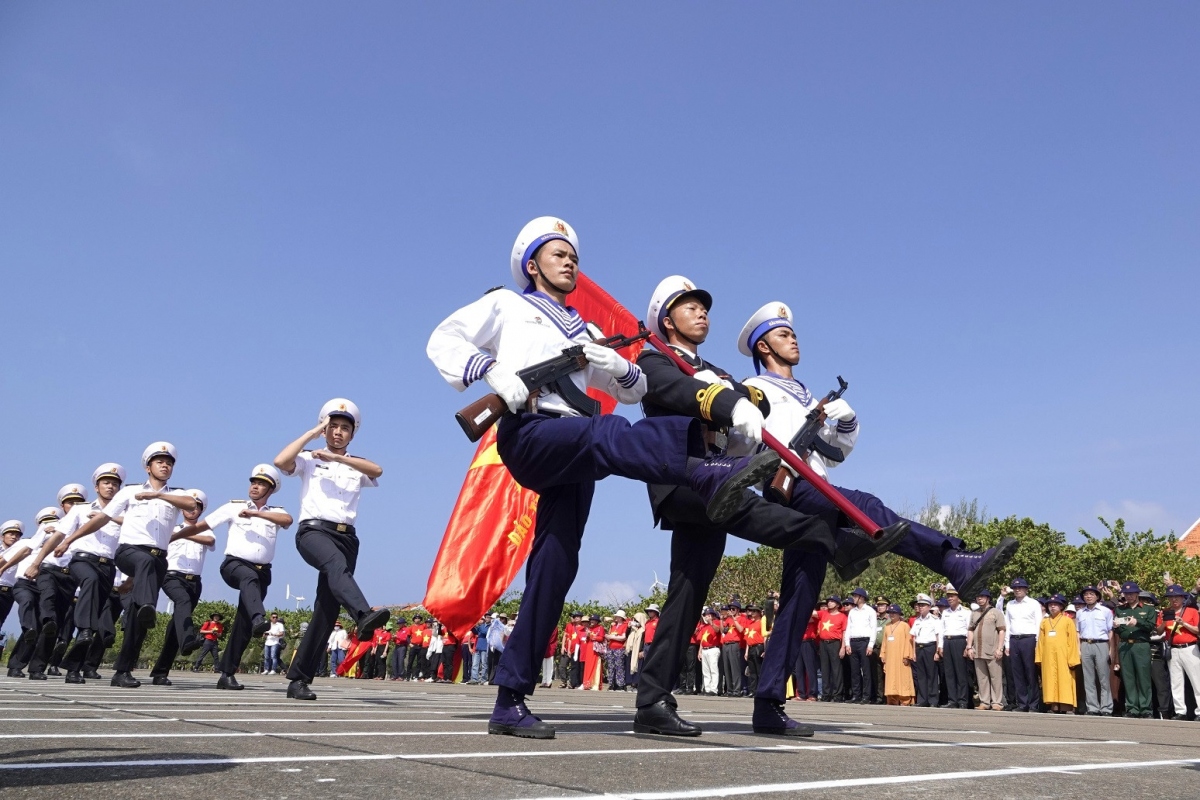 special flag salute ceremony on spratly island district picture 5