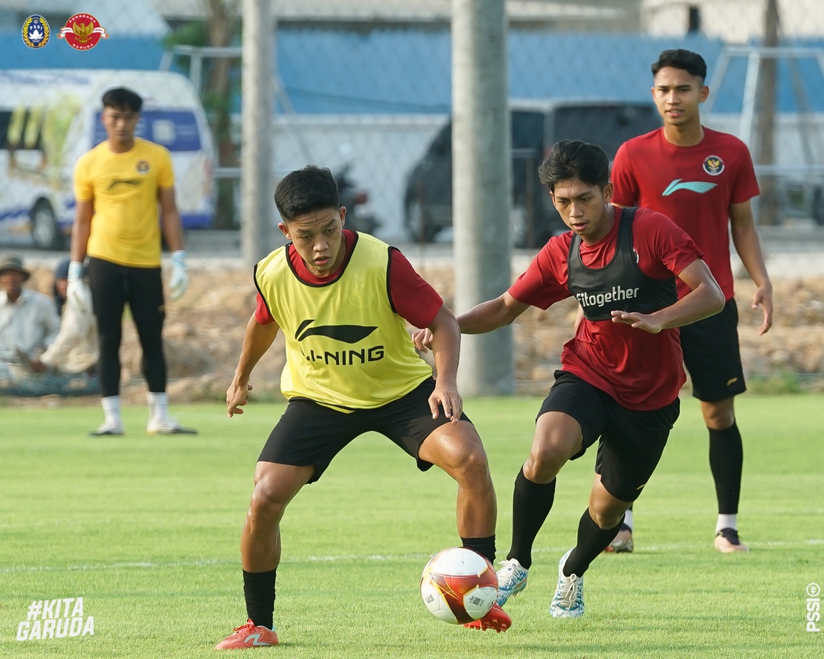 u22 indonesia lo ngai thoi tiet khac nghiet o campuchia hinh anh 1