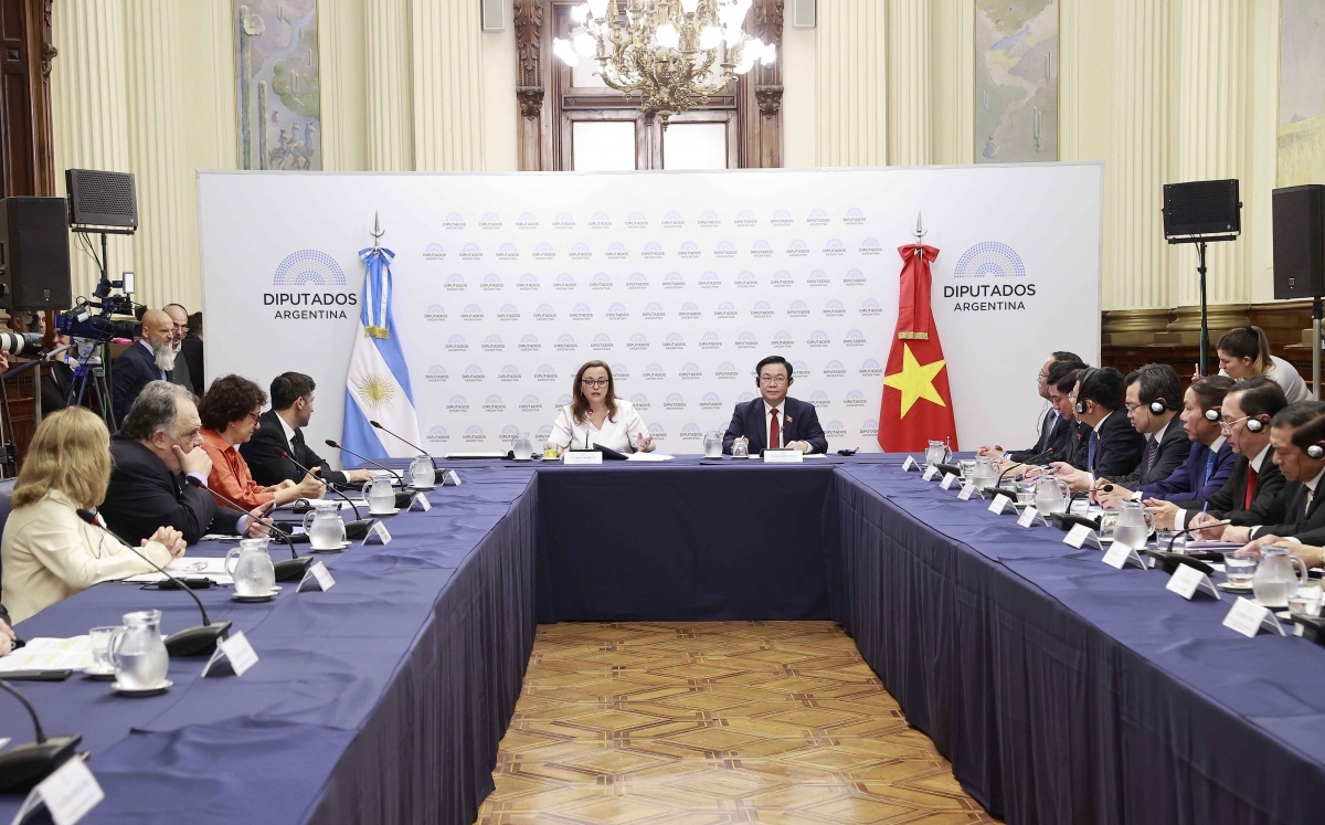 Negociaciones parlamentarias de alto nivel entre Vietnam y Argentina Figura 2 Negociaciones parlamentarias de alto nivel entre Vietnam y Argentina Figura 2