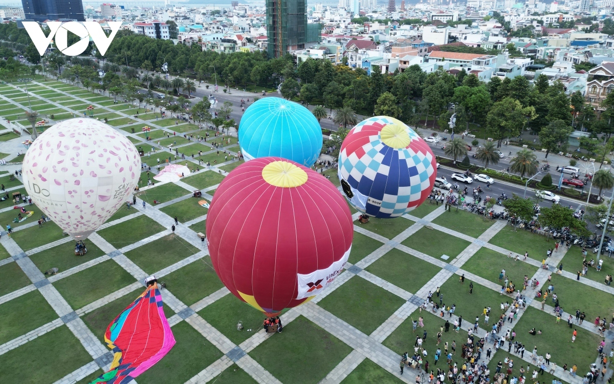 2023 international hot air balloon festival kicks off in quy nhon picture 1
