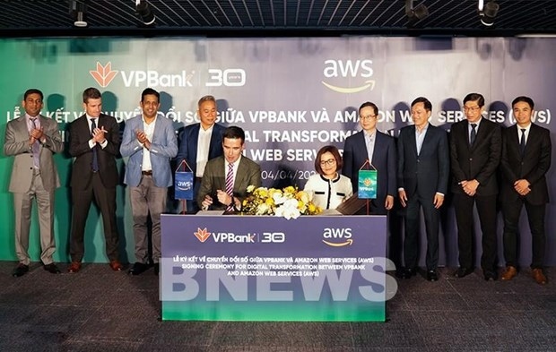 vpbank collaborates with amazon web services to lift digital banking experience picture 1